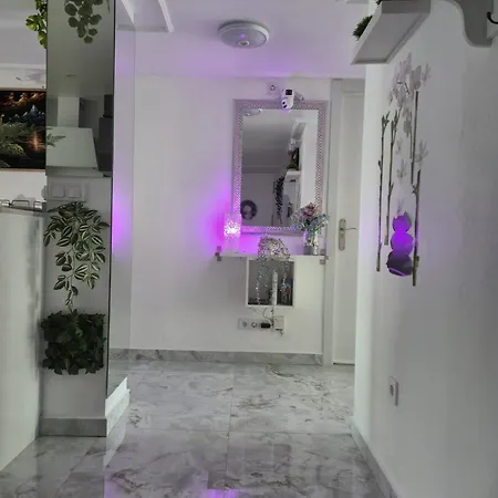 Проживання в сім'ї Habitaciones Torremolinos